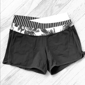 Lululemon Shorts size 6